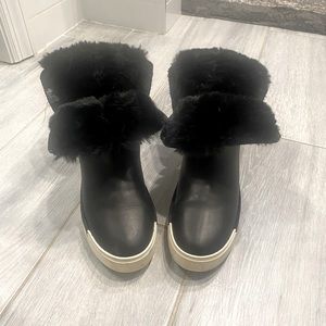 J Slides fuzzy high-top sneaker Size 7